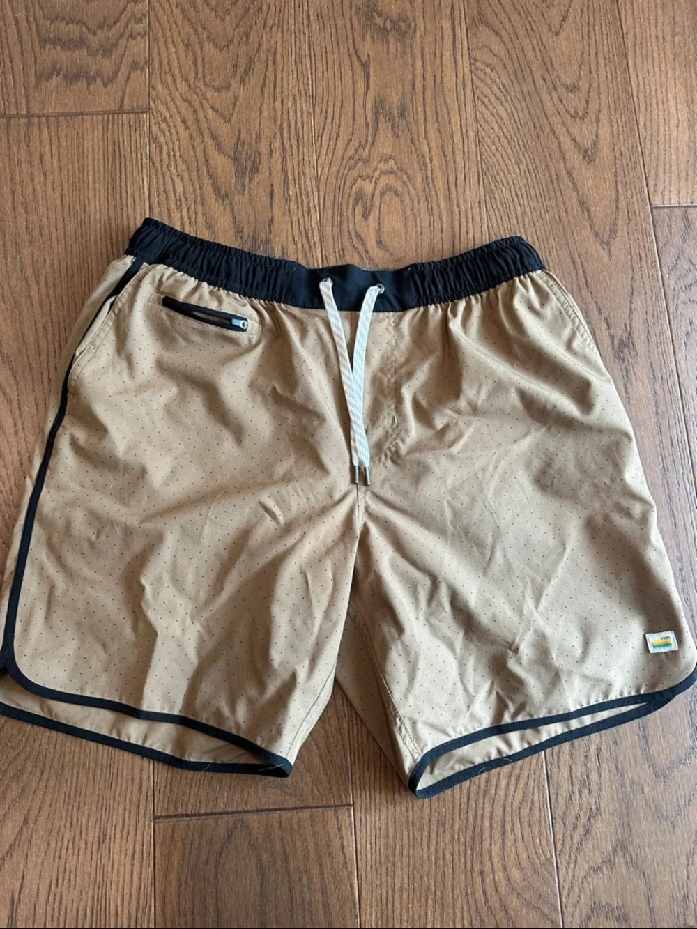 Vuori Shorts - Picture 1 of 5